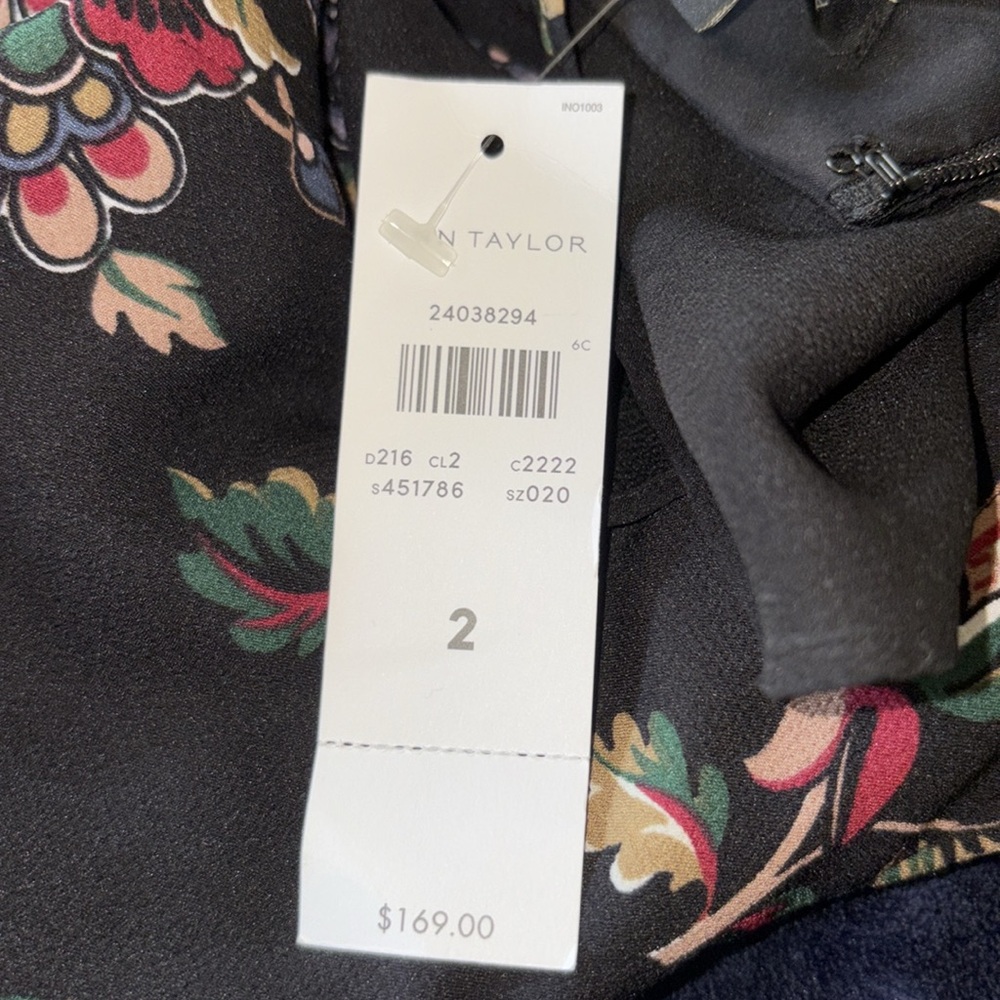 Ann Taylor Black Floral Flutter Sleeve V Neck Dress MIDI - Picture 4 of 6